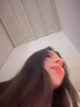 Snapshot of ShyDesireXXX chatting on March 18, 5:54 am ShyDesireXXX online show from March 18, 5:54 am