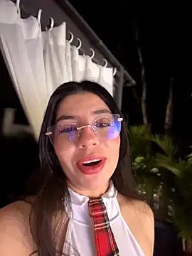 Snapshot of ShyDesireXXX chatting on March 21, 5:12 am ShyDesireXXX online show from March 21, 5:12 am