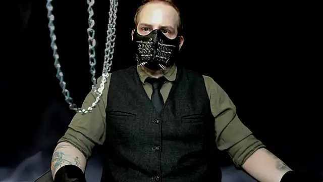 Snapshot of NoirWarden chatting on January 31, 7:11 pm NoirWarden online show from January 31, 7:11 pm