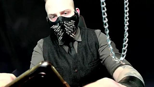 Snapshot of NoirWarden chatting on February 2, 3:55 pm NoirWarden online show from February 2, 3:55 pm