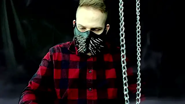 Snapshot of NoirWarden chatting on February 3, 1:16 pm NoirWarden online show from February 3, 1:16 pm