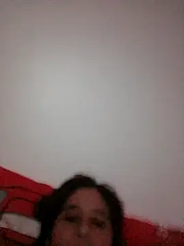 Snapshot of laupassion66l chatting on February 14, 3:47 am laupassion66l online show from February 14, 3:47 am