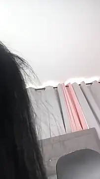 saray reesee online show from March 9, 8:02 pm