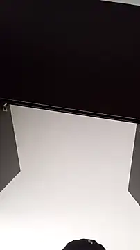 saray reesee online show from March 26, 8:03 pm