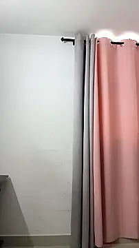 saray reesee online show from March 30, 8:10 pm