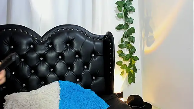 Alana Carther online show from February 4, 7:09 pm