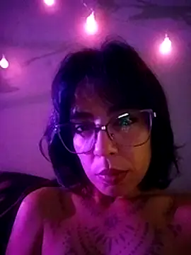 Snapshot of betty_amorosa chatting on March 10, 5:12 am betty amorosa online show from March 10, 5:12 am