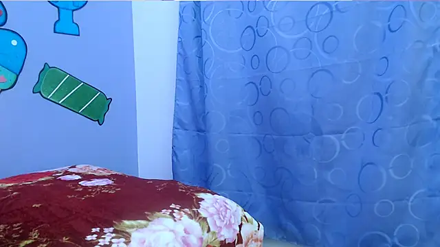 Snapshot of skinnysexzara18 chatting on January 10, 1:40 am skinnysexzara18 online show from January 10, 1:40 am