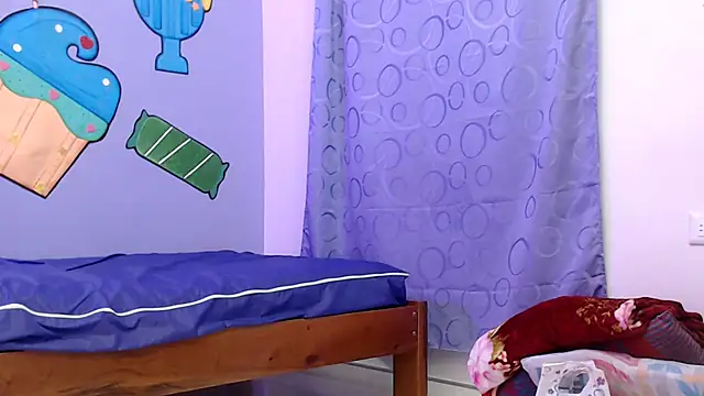 Snapshot of skinnysexzara18 chatting on February 1, 1:26 am skinnysexzara18 online show from February 1, 1:26 am