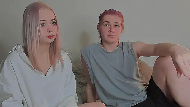 SweetheartsFriends online show from February 6, 6:51 am