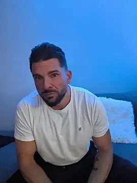 Snapshot of Angelo_33 chatting on February 3, 2:22 pm Angelo 33 online show from February 3, 2:22 pm