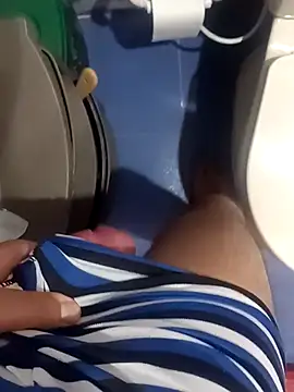 Snapshot of andreslo2026 chatting on March 29, 9:15 pm andreslo2026 online show from March 29, 9:15 pm