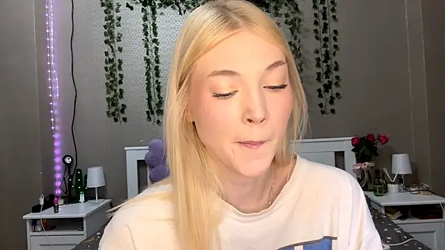 LlsabethHaze online show from January 19, 9:24 am