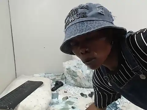 Snapshot of SlimGemZA chatting on January 16, 7:56 am SlimGemZA online show from January 16, 7:56 am