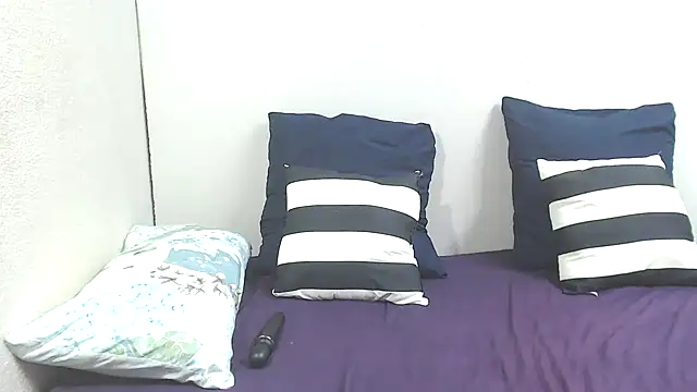 Snapshot of SlimGemZA chatting on February 12, 9:43 pm SlimGemZA online show from February 12, 9:43 pm