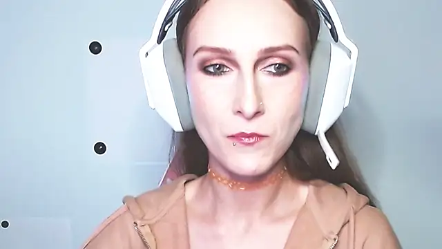 Snapshot of Sokavine chatting on March 31, 1:40 am Sokavine online show from March 31, 1:40 am