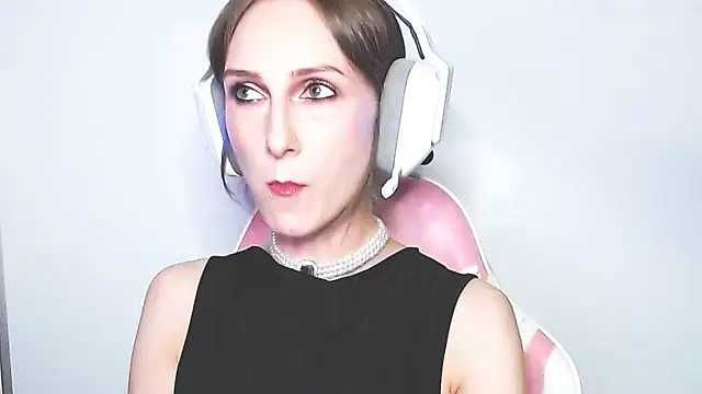 Snapshot of Sokavine chatting on April 1, 2:23 am Sokavine online show from April 1, 2:23 am