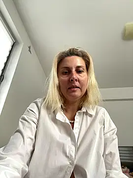 Amelia9798 online show from January 18, 8:51 am