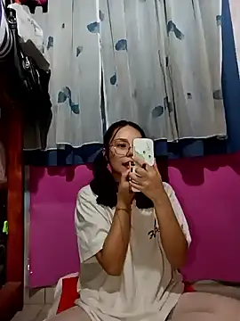 Snapshot of Sexyhanna14 chatting on March 3, 2:39 am Sexyhanna14 online show from March 3, 2:39 am