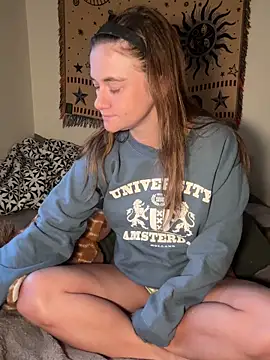 Snapshot of teenyblossom chatting on April 4, 10:46 am teenyblossom online show from April 4, 10:46 am