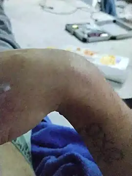 AlejandreBy online show from May 7, 7:52 pm