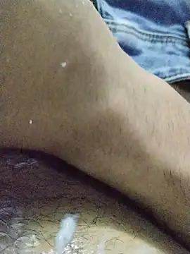 AlejandreBy online show from May 9, 5:12 am