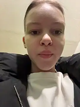 Snapshot of AshleyMur chatting on March 13, 5:36 am AshleyMur online show from March 13, 5:36 am