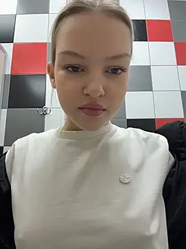 Snapshot of AshleyMur chatting on March 14, 5:57 am AshleyMur online show from March 14, 5:57 am