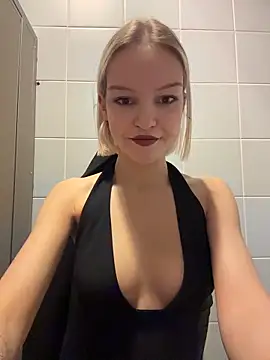 Snapshot of AshleyMur chatting on March 29, 6:46 am AshleyMur online show from March 29, 6:46 am