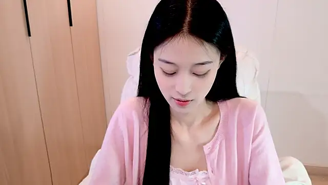 Snapshot of iiiiiiiiiu chatting on February 5, 7:24 am iiiiiiiiiu online show from February 5, 7:24 am