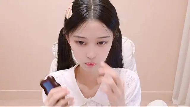iiiiiiiiiu online show from May 11, 1:28 pm