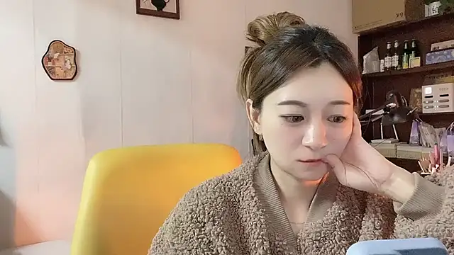 Snapshot of Xiaojuzi- chatting on April 6, 12:50 pm Xiaojuzi- online show from April 6, 12:50 pm