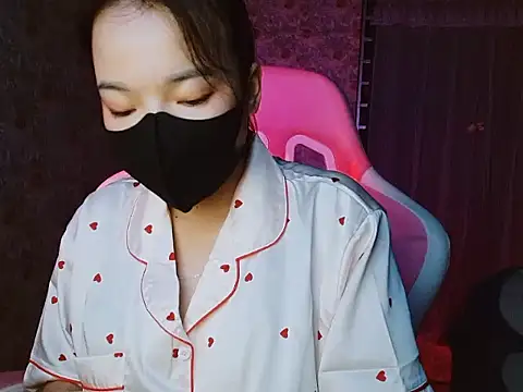 -Tamy- online show from April 28, 2:33 pm