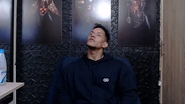 viktor herrera online show from March 19, 7:01 am