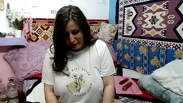 Adelinemilf online show from May 11, 5:24 am