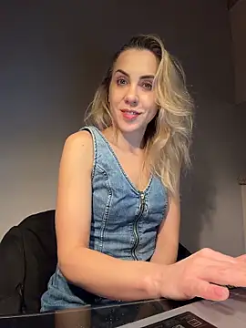 ElenaWhitmore online show from March 22, 11:08 pm