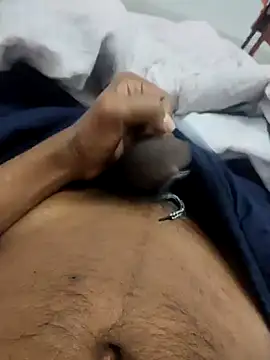 Snapshot of OutsizedVent chatting on February 7, 4:00 pm OutsizedVent online show from February 7, 4:00 pm