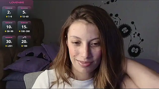 Snapshot of Sweet_moon_v_ chatting on March 14, 11:32 pm Sweet moon v online show from March 14, 11:32 pm