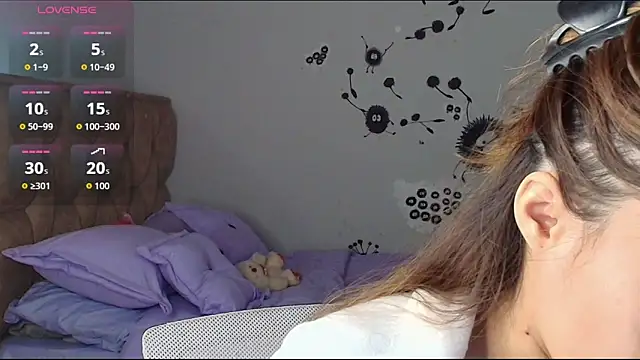 Snapshot of Sweet_moon_v_ chatting on March 16, 6:01 pm Sweet moon v online show from March 16, 6:01 pm