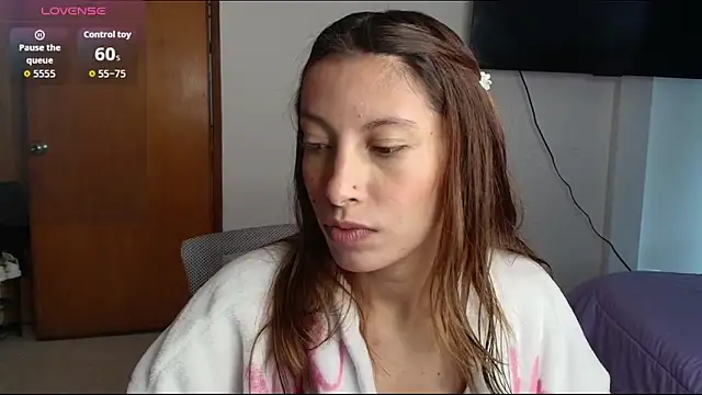Snapshot of Sweet_moon_v_ chatting on April 29, 3:38 pm Sweet moon v online show from April 29, 3:38 pm