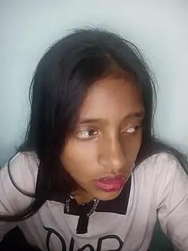 Snapshot of nikita_ranii chatting on June 24, 4:11 am nikita ranii online show from June 24, 4:11 am