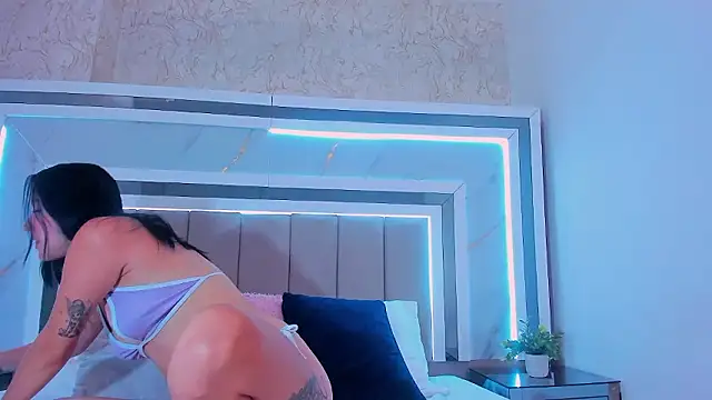 IsaBlue online show from February 11, 2:11 pm