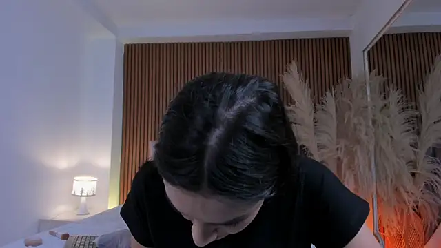 Snapshot of Violett_hott_ chatting on June 25, 1:04 pm Violett hott online show from June 25, 1:04 pm