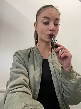 Snapshot of Rebeka2589 chatting on April 30, 6:42 am Rebeka2589 online show from April 30, 6:42 am