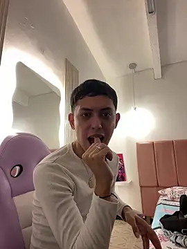 Iamcami  online show from February 23, 6:49 pm