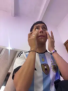 Iamcami  online show from February 24, 6:50 pm