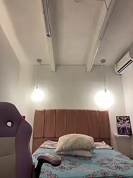 Iamcami  online show from March 2, 6:59 pm