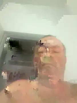 Snapshot of kanos71 chatting on February 8, 8:56 pm kanos71 online show from February 8, 8:56 pm