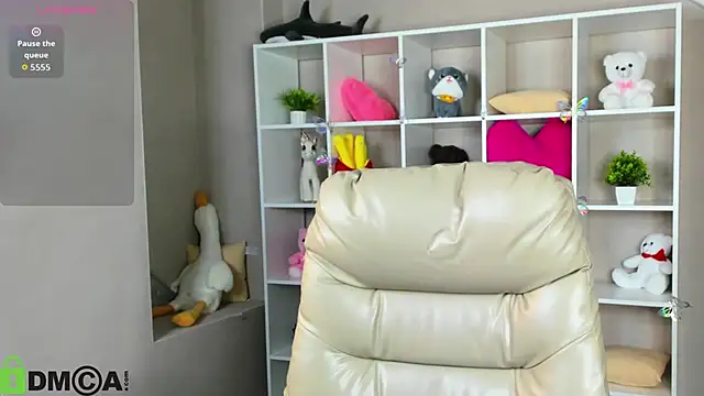 Snapshot of Alicia_Adammss chatting on February 5, 12:37 am Alicia Adammss online show from February 5, 12:37 am