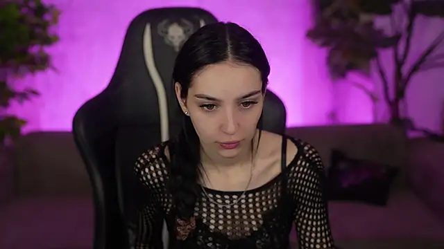 Mila Rose054 online show from May 12, 3:03 am